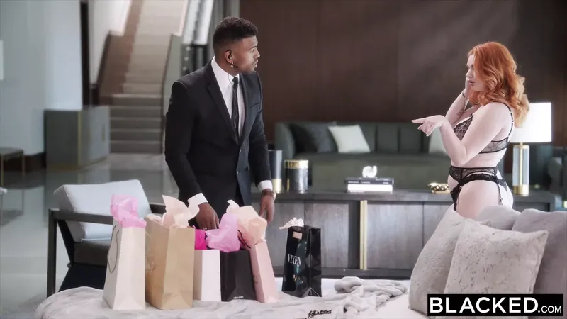 Blacked Bratty &amp;amp;大黑吊-hungry Redhead 總是得到她的方式