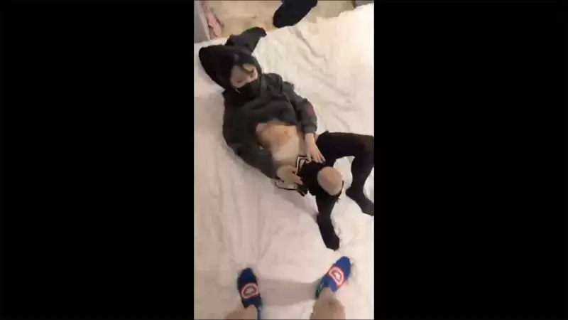 21岁大学生 刚开始还激烈反抗 狗子探花 罩杯美乳是今夜最大惊喜 无套啪啪 小骚逼没少被男友干真紧