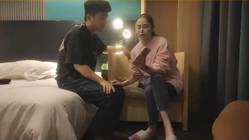 2000网约极品小少妇 加钱哥加钱哥2021.11.1