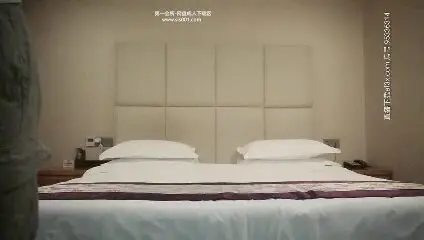 鸭哥全国嫖娼-新人探花直播干19岁小姐 胸部挺翘配合度不错