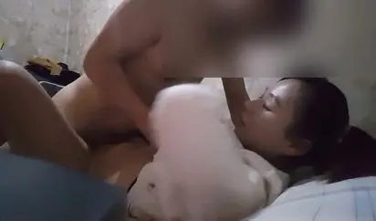 城中村出租屋嫖妓颜值还可以单眼皮貌似还是个白虎妹