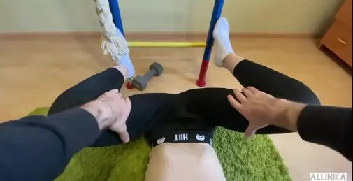 步妹妹训练跳上鸡巴 需要暨在嘴里