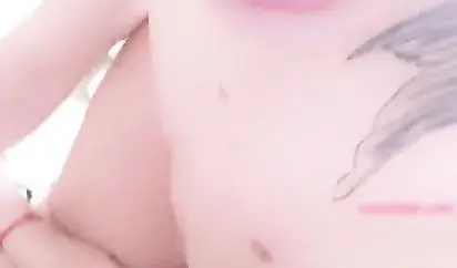 明星颜值的极品大奶白虎妹子和鸡巴还挺大的纹身小伙啪啪这男的之前玩过不少嫩妹子