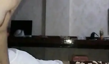 情侣宾馆双人啪啪秀口交舔JJ 翘着屁股手指插入上位套弄自己动 很是诱惑喜欢不要错过