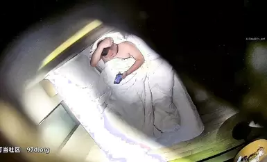 酒店偷拍-廣西口音的打工妹子和廠里的工友開房偷情連干兩次