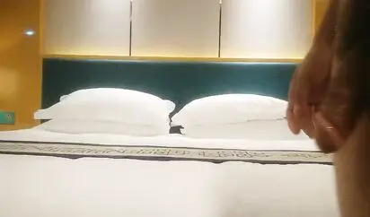 午夜寻花-高颜值粉嫩女神 沙发玩穴口交 皮肤白皙光滑 雪白大长腿性感诱人