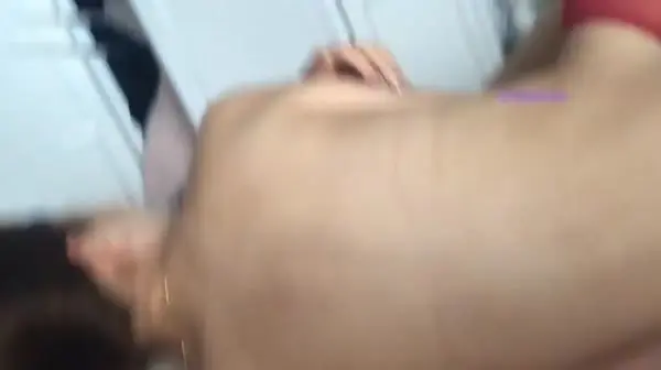 高贵气质的性感美女家中换衣服 跳艳舞和土豪男友啪啪自拍流出 肤白逼嫩身材好 没钱养不起啊