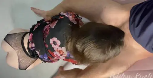 WidowKush出品 热情性感女孩给你口到射满她一嘴