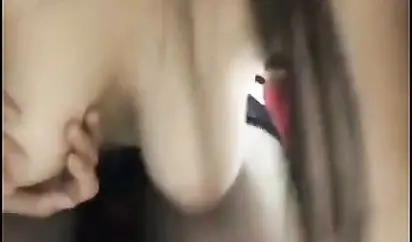 极品高颜值美乳女主播和2个花美男直播玩3P普通话对白
