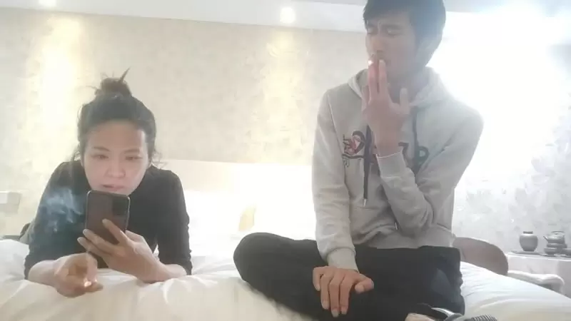 丸子头少妇反客为主扑倒求插 良家探花2021.12.23