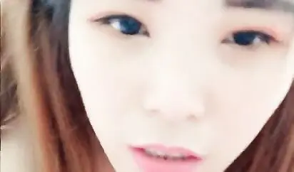 高颜值双马尾萌妹子红色裙子丝袜 漏逼诱惑小秀非常诱人 很是诱惑喜欢不要错过