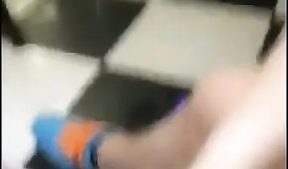 快过来舔逼现在的主播花样真多在KTV里直播啪啪
