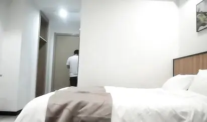 油哥屌哥酒店约炮开路虎的高级会所小姐自备情趣内衣一个屌一个拍