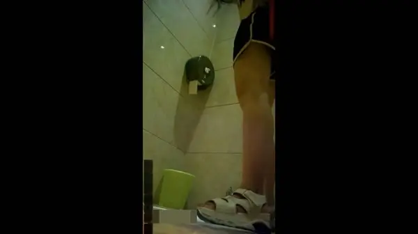 黑丝OL制服美女尿尿无四角窥视美穴嫩穴(第二部)