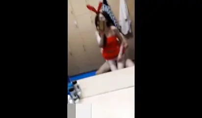 极品美女蛮劲爆的小明星化妆间与男友激情啪啪-高清