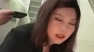 边斗地主边操骚货