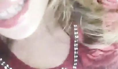 宾馆淫乱4P现在粉丝的福利真不错礼物刷的多可以约炮女主播啪啪对白精彩