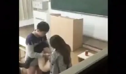 门事件网络疯传的“金坛二中黄老师”和“胡金戈”教室演活春宫事件流出视频