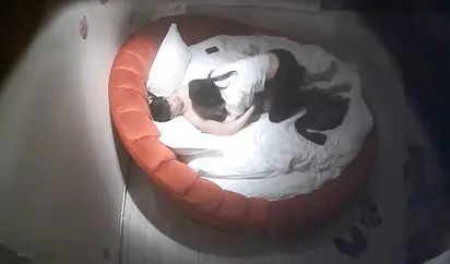肤白水嫩的清纯小美女酒店和帅男友体验高难度姿势啪啪 年龄不大会的还真多 逼毛稀疏 性感小翘臀 表情淫荡