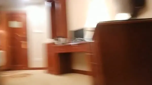 王老吉 终于搞了个气质高雅漂亮的172CM性感美女 各种爆操完后还不舍的走 女说不能再搞了 逼都痛了