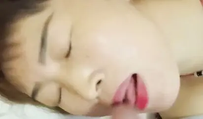 放暑假无聊第一次去足浴店玩没啥经验手头有点紧只能找了个年纪稍大点的会玩的阿姨