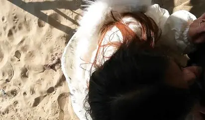 刚失恋帅哥海边散心偶遇主持人采外景被挑逗扒裤子给裹鸡巴找没人的地方刺激后入内射呻吟太过瘾