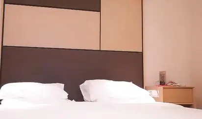 小宝寻花-高质量外围妹 长发飘飘气质女神 美乳翘臀干得老公喊不停