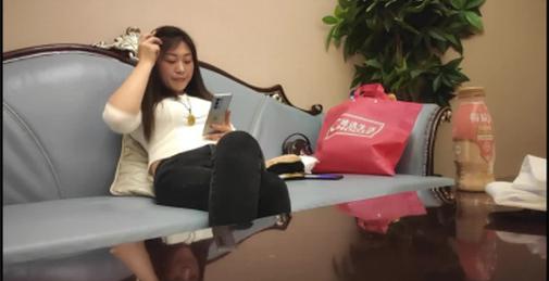 《探总奉上》肉色丝袜高跟 一个懂男人的主儿