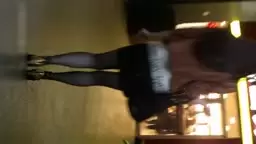 商场跟拍黑丝高跟熟女