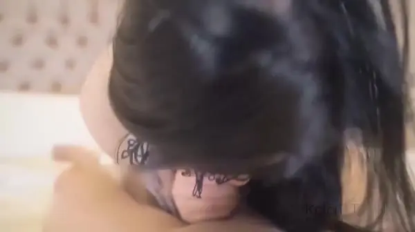 美乳女神2018版小鸟酱之新百合系列 第二季 最新女神级女主降临 舔玩美屌裹射口爆 高清私拍49P