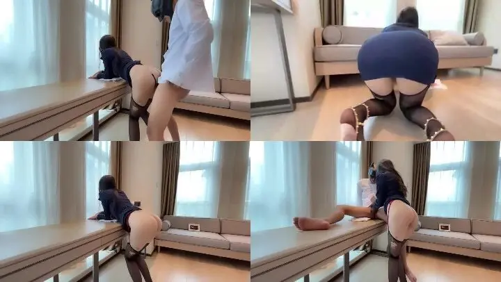 吊带黑丝骚货口活不错