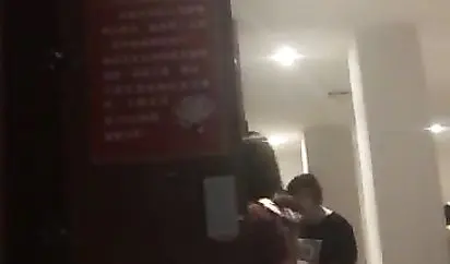 大胆女顾客国内某大型室内温泉酒店暗藏录像机TP女宾更衣间内部春色妹子真勇敢