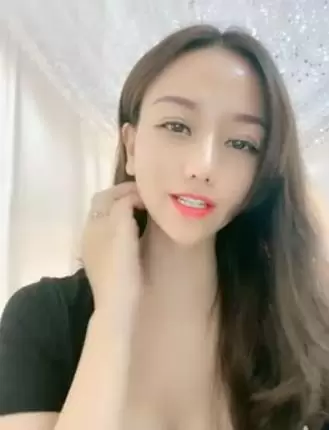 大波浪新人极品御姐 扭动小腰慢慢脱光 掰开紧致小穴 手指插入扣弄 翘起屁股后入特写