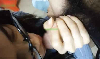 带高挑漂亮女同事家中做客 挑逗后没生气 赶紧撕破内裤爆插