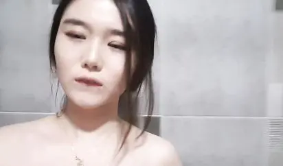 奶子非常漂亮的高颜值韩国美眉浴室自慰呻吟下面的毛毛浓密性感无水印