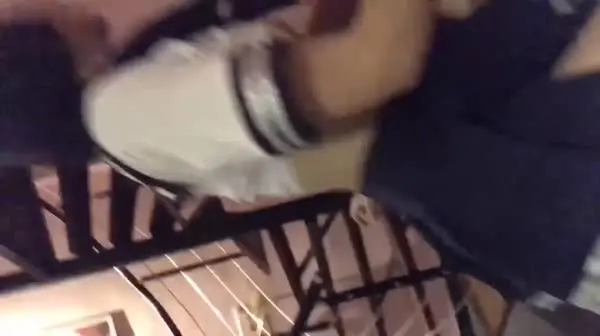 高三小女友做爱疯狂玩刺激 学生装水手服吊带黑丝跪舔J8 沙发女上位啪啪猛摇 无套插入
