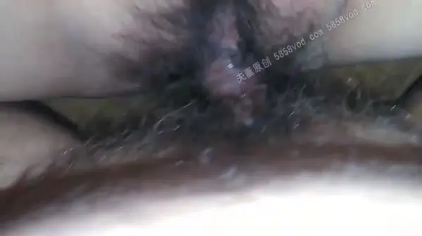在家里席梦思上把胸部丰满的性感女友嘎吱嘎吱操的嗷嗷叫
