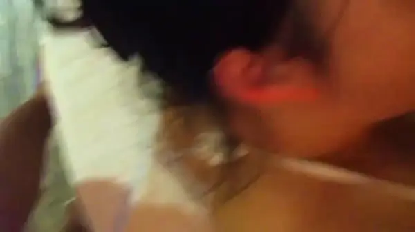 网曝门事件 骚到无法形容的人妻徐X馨3男1女4P星级酒店也不知道几个人群P大战场面太火爆