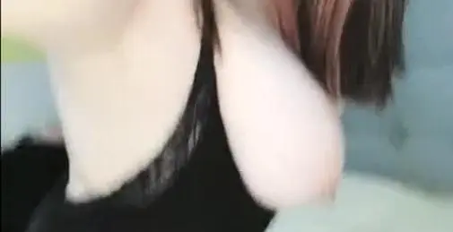 丰满巨乳的胸膜很听指挥 看我主页观看更多完整版小妲己福利