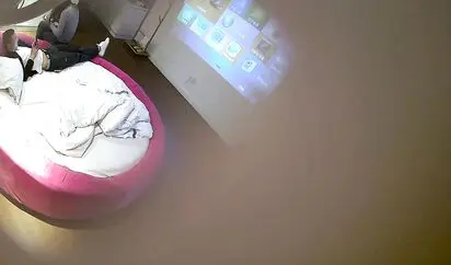 撩妹高手微信聊天约见漂亮女网友现话聊沟通感情然后激吻脱光啪啪大哥很生猛美女抗不住了急喘说不行我受不了了