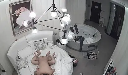 360水滴TP-年轻小情侣睡前来一炮 大胸妹子先口硬了再坐上去 叫声很销魂