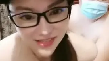大奶风骚小姐姐 让舔逼才给口交 主动上位