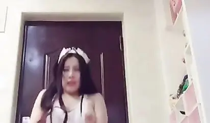 白嫩大奶网红演绎小保姆偷懒被主人绑起打屁股含大鸡巴贴在门上操逼操到尿尿