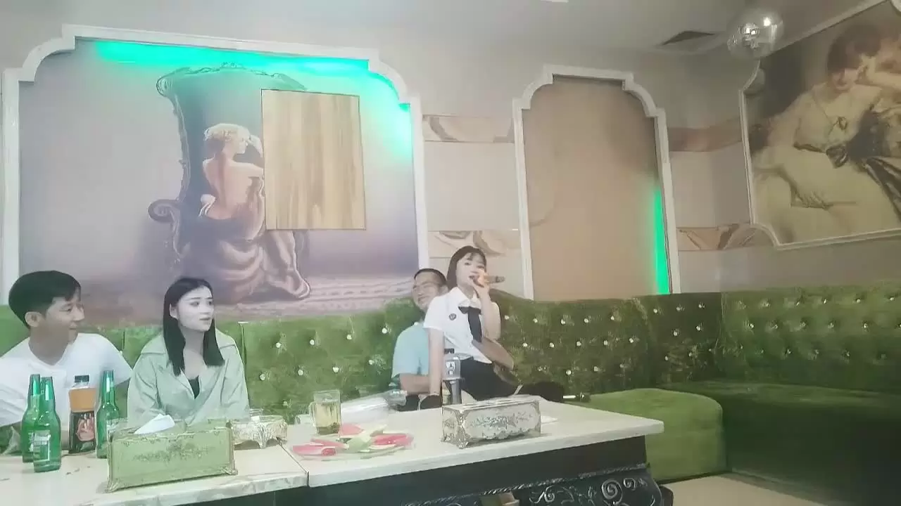 商K达人 激情一整夜 今晚学生妹主题 一曲 大风吹-氛围拉满 与小萝莉深入交流双双高潮