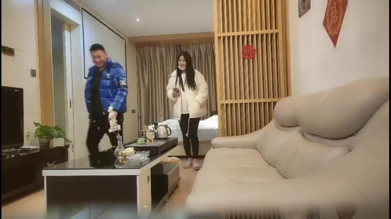 颜值不错的小少妇 全程露脸深夜跟小哥激情啪啪