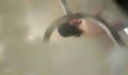 窗外偷拍刚下班的美乳打工妹洗澡妹子貌似对红色内裤情有独钟换下来那条透明的比较性感