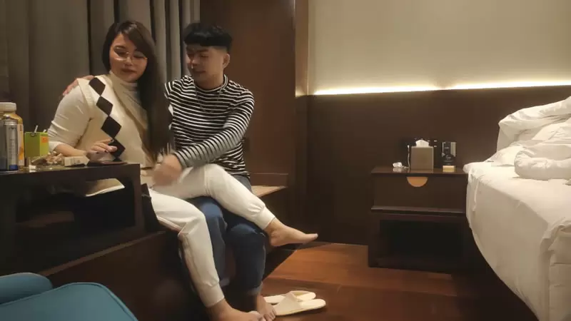 知性眼镜美人妻 中国人不骗中国人2021.11.11