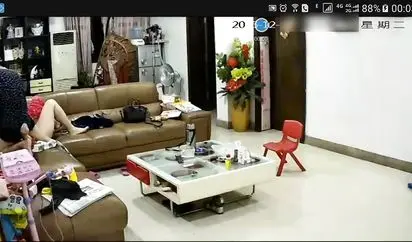 家庭网络摄像头破解被黑客盯上的大意哥又和媳妇在客厅啪啪了叫床呻吟还不错