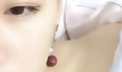 对白淫荡逼毛很浓密的E奶美眉和包皮鸡巴炮友啪啪逼逼里面还挺鲜嫩的