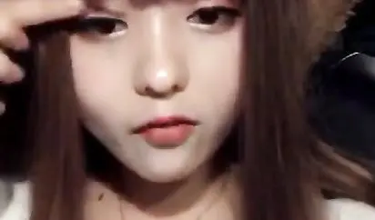 打扮得很洋气的四川美女大学生暑假开车黄播赚钱勾搭个大叔车震
